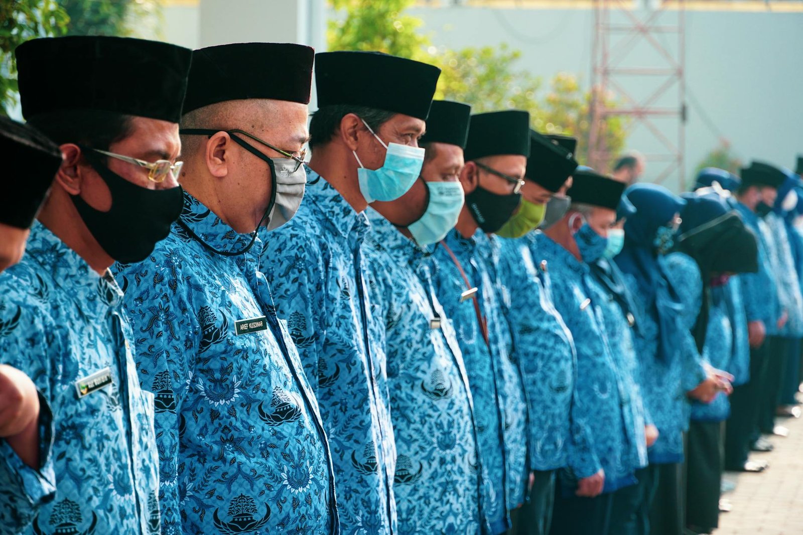 Gambar judul berita terbaru menampilkan headline terkini dan ilustrasi relevan