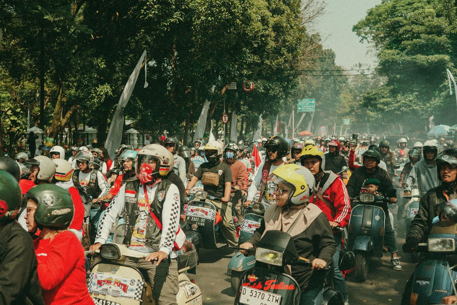 Ilustrasi berita terkini di Indonesia hari ini, menampilkan headline politik, ekonomi, dan budaya.