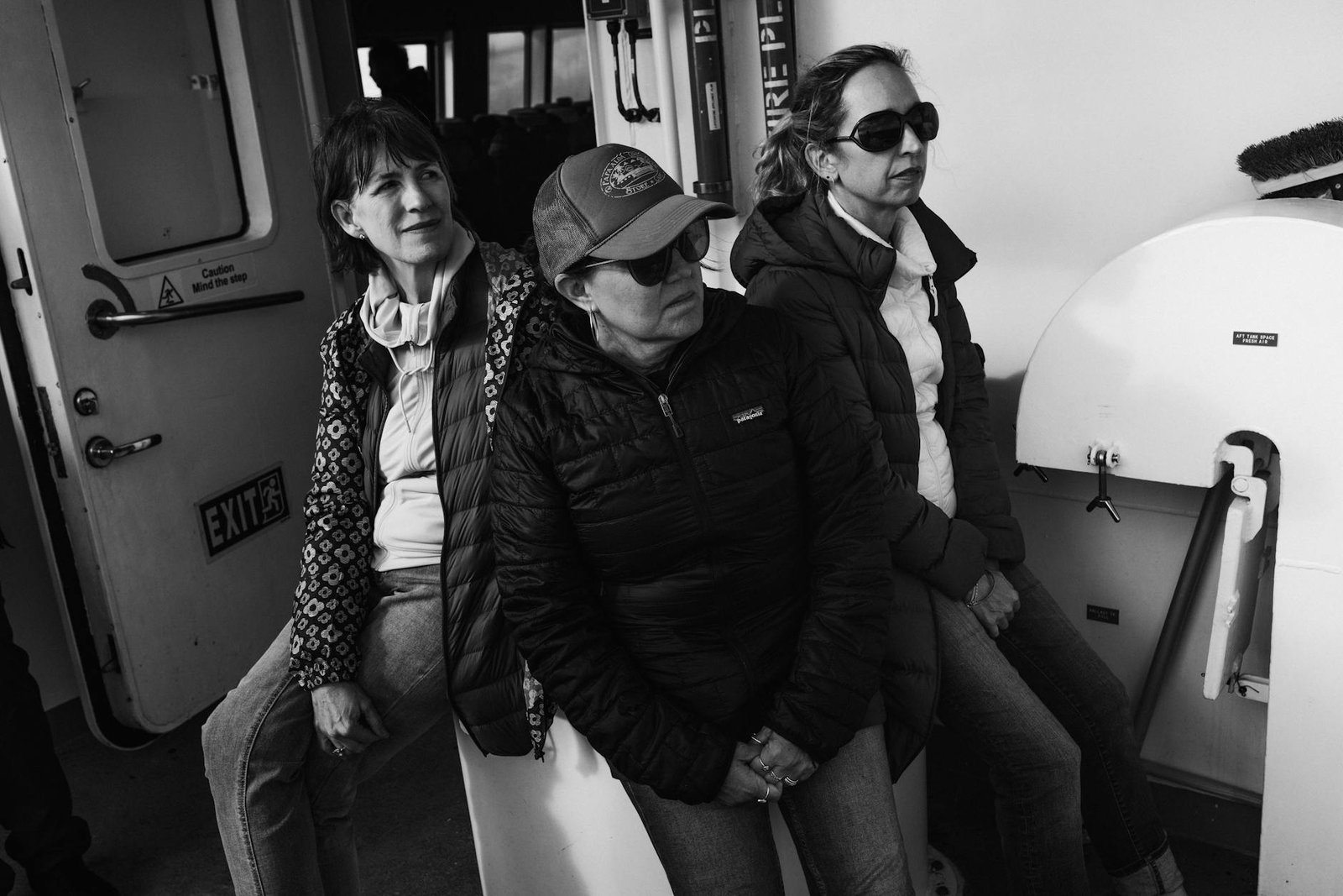 Ilustrasi tajuk berita hari ini menampilkan headline terbaru dan foto pendukung.