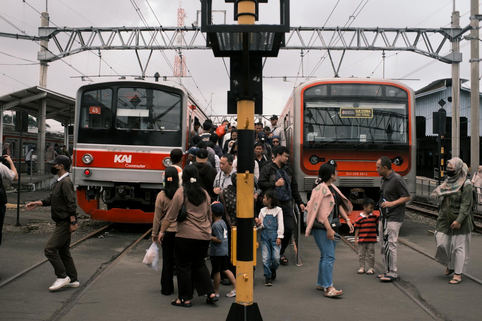 Gambar utama menampilkan judul dan cuplikan berita terkini di Indonesia hari ini
